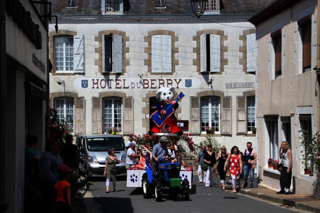 Hotel Du Berry Aigurande Exterior foto