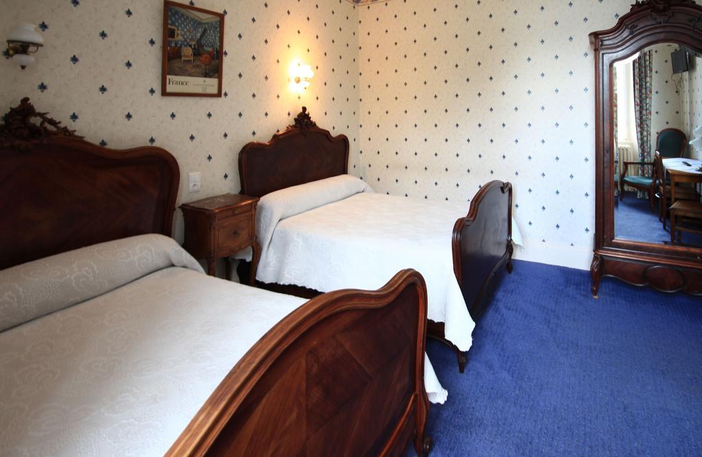 Hotel Du Berry Aigurande Zimmer foto